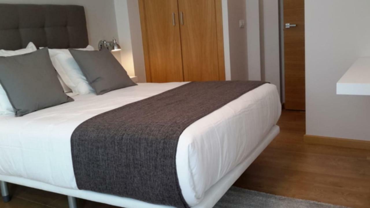 לוגו Apartamentos Porta Nova מראה חיצוני תמונה